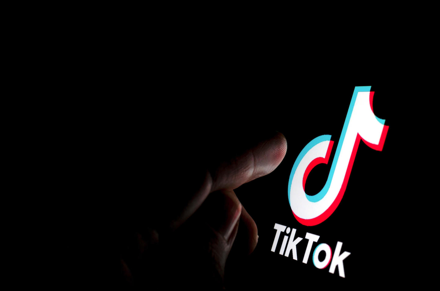 TikTok+WhatsApp怎么玩？现在知道这三招还不晚